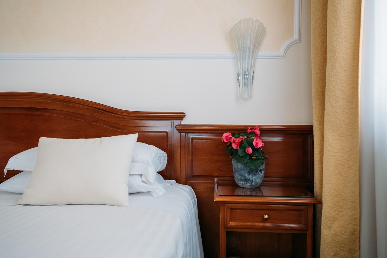 מונטגרוטו טרמה Hotel Terme Antoniano מראה חיצוני תמונה