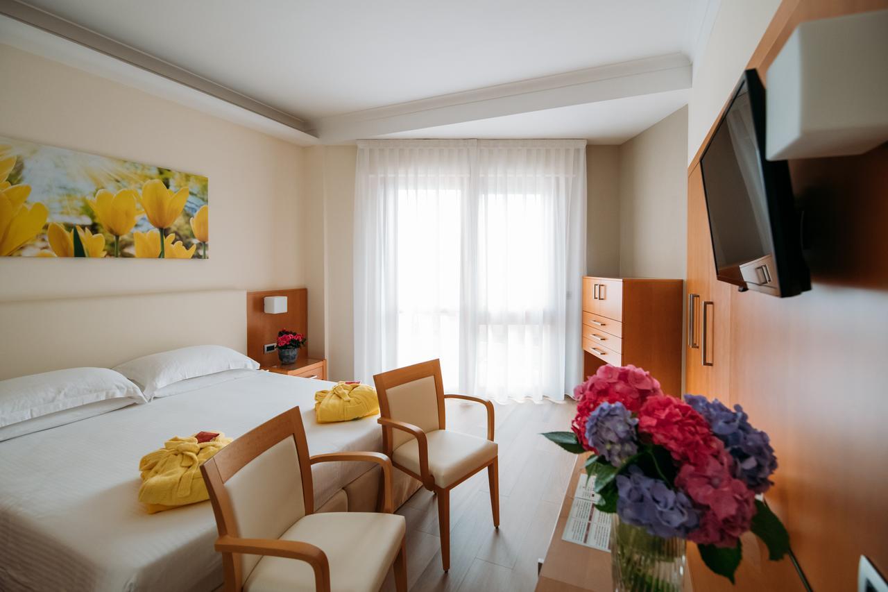 מונטגרוטו טרמה Hotel Terme Antoniano מראה חיצוני תמונה