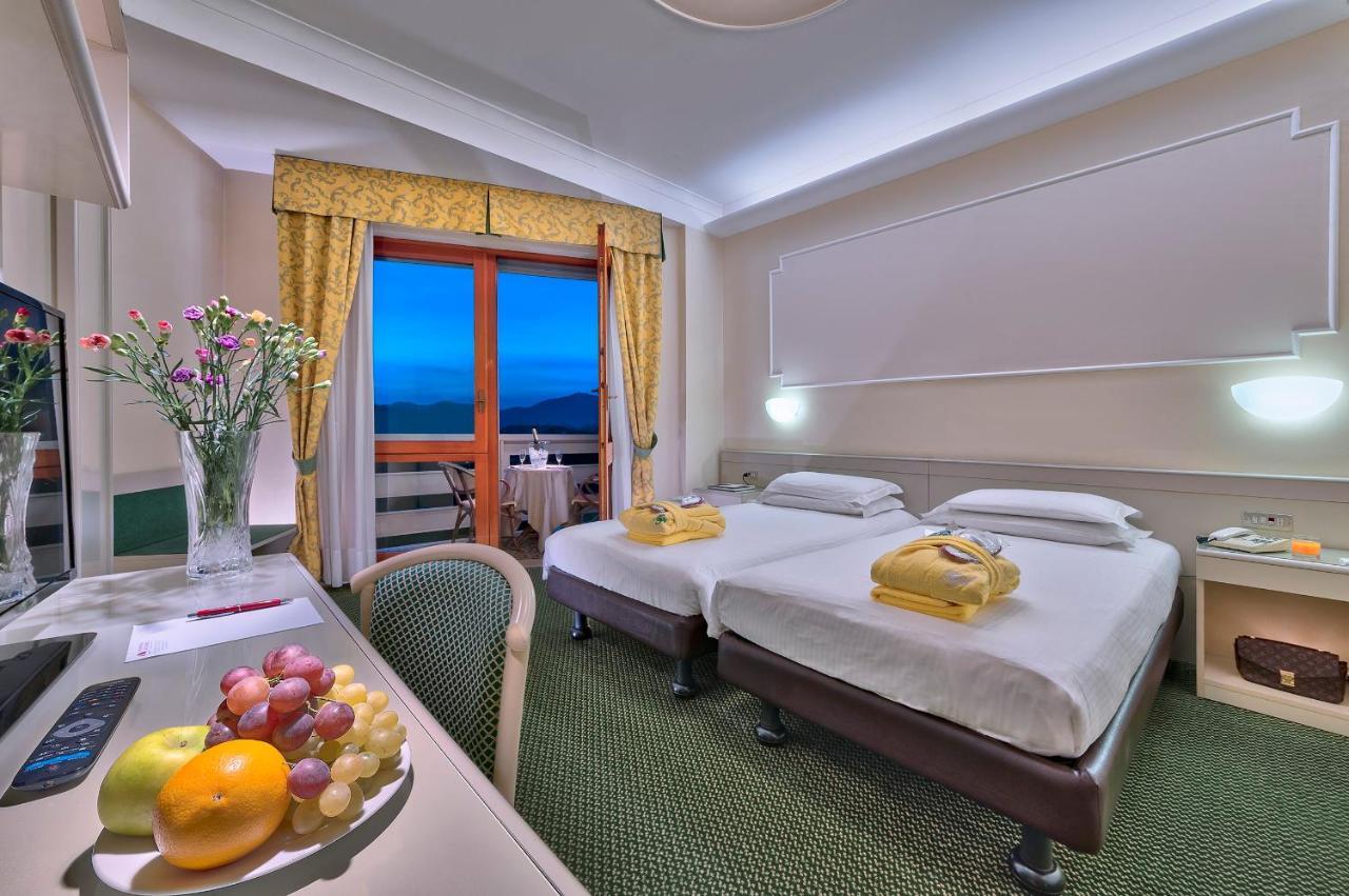 מונטגרוטו טרמה Hotel Terme Antoniano מראה חיצוני תמונה
